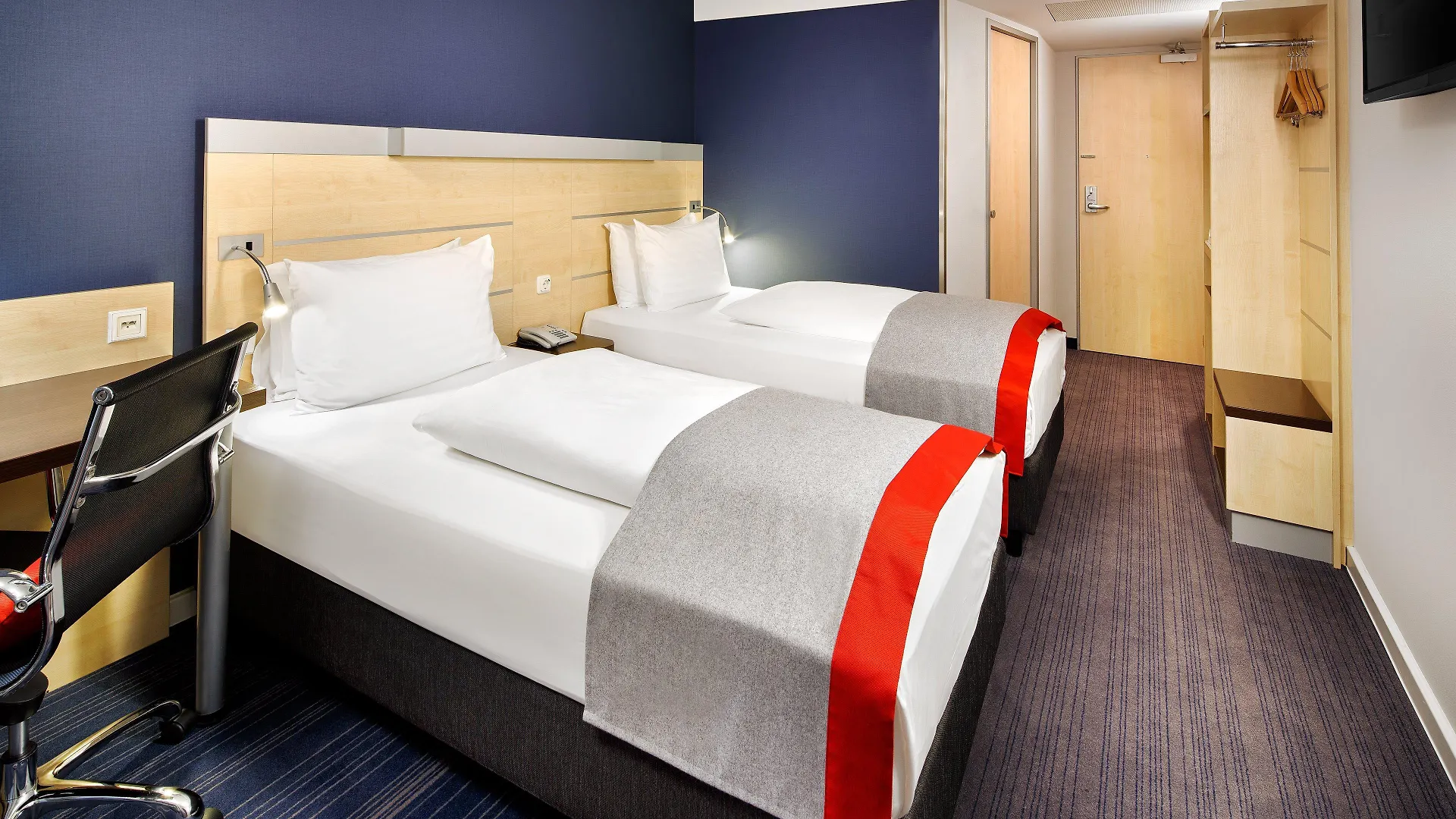 Holiday Inn Express Duesseldorf - City North By Ihg גרמניה
